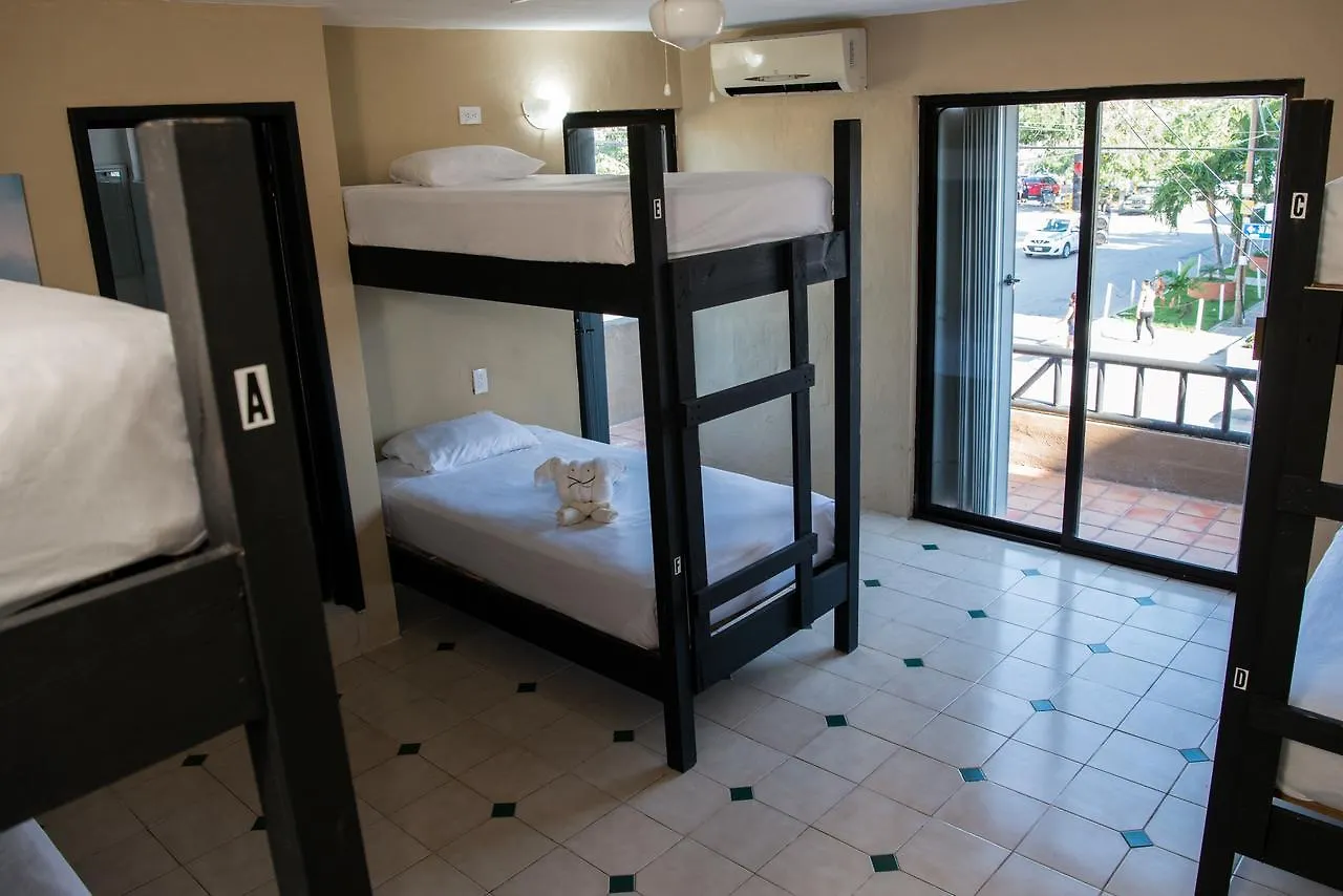 Deja Hostel Playa del Carmen 0*,